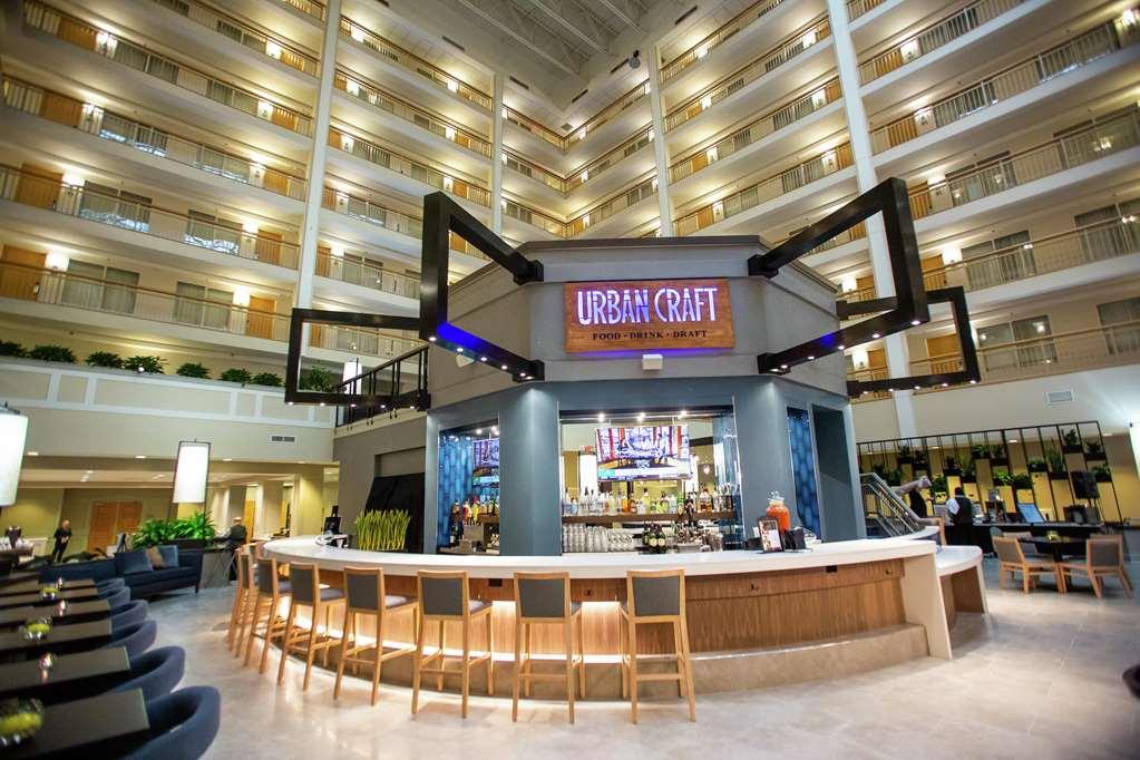 Embassy Suites By Hilton Columbus Dublin Restaurant photo