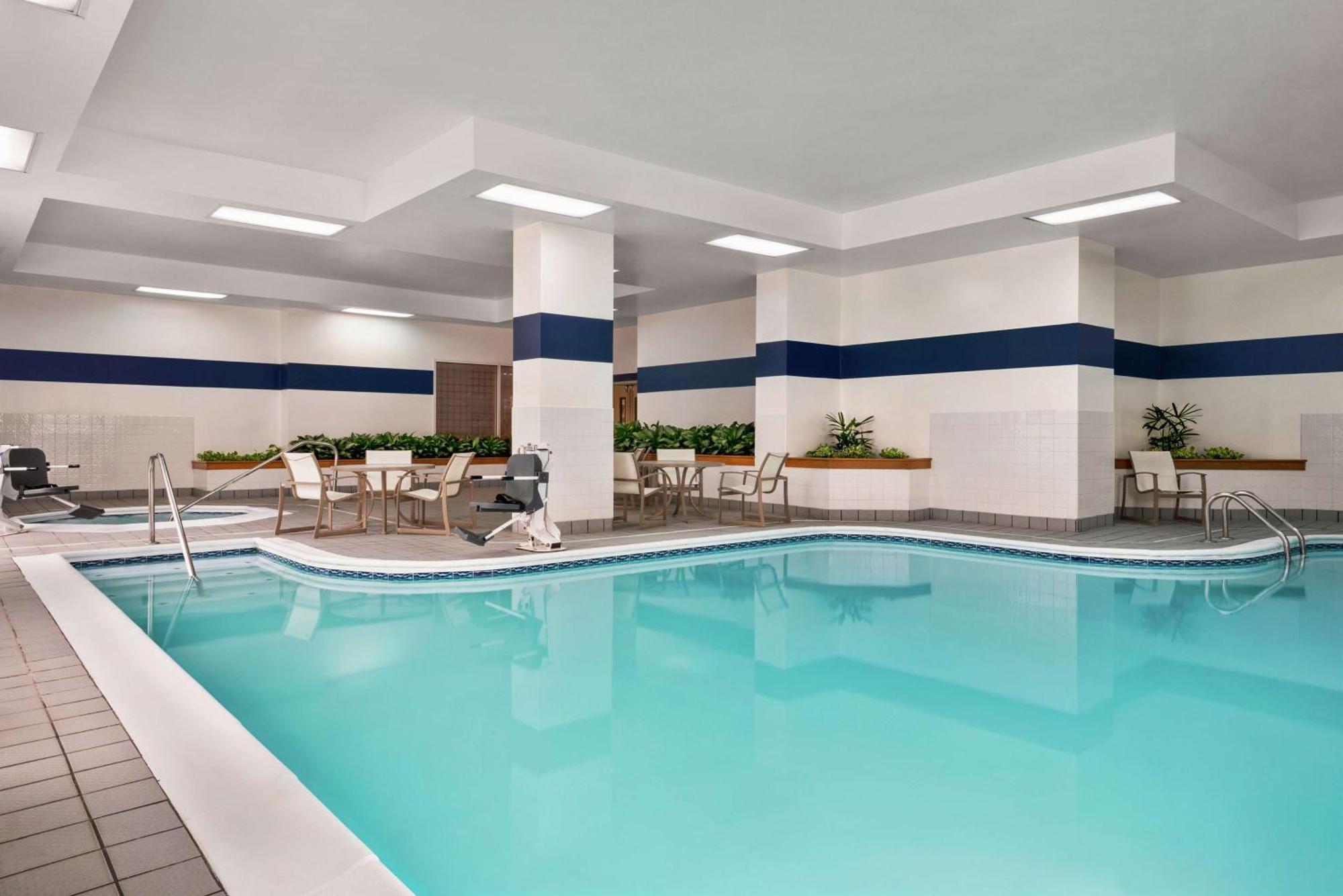 Embassy Suites By Hilton Columbus Dublin Extérieur photo