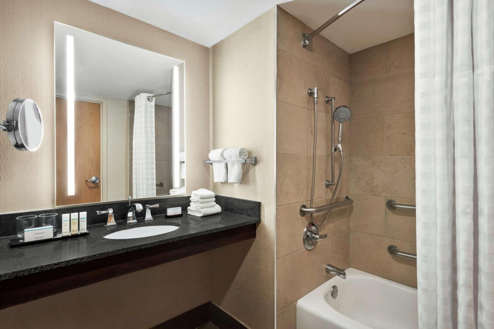 Embassy Suites By Hilton Columbus Dublin Extérieur photo